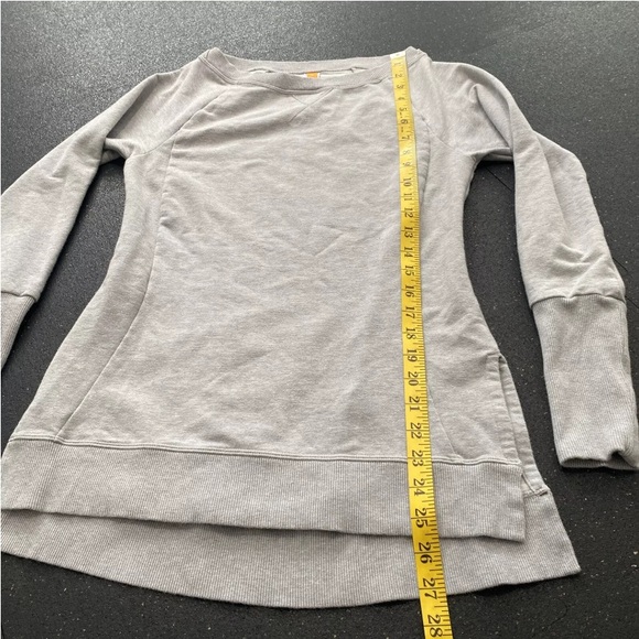Lucy Sweatshirt Womens Size XS Gray  Neck Pullover Ladies Top Slit Sides - Picture 2 of 9
